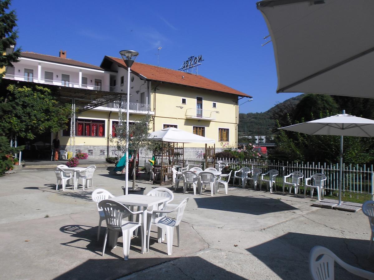 L'Ostu Del Povr-Om Hotel Pinasca Ngoại thất bức ảnh
