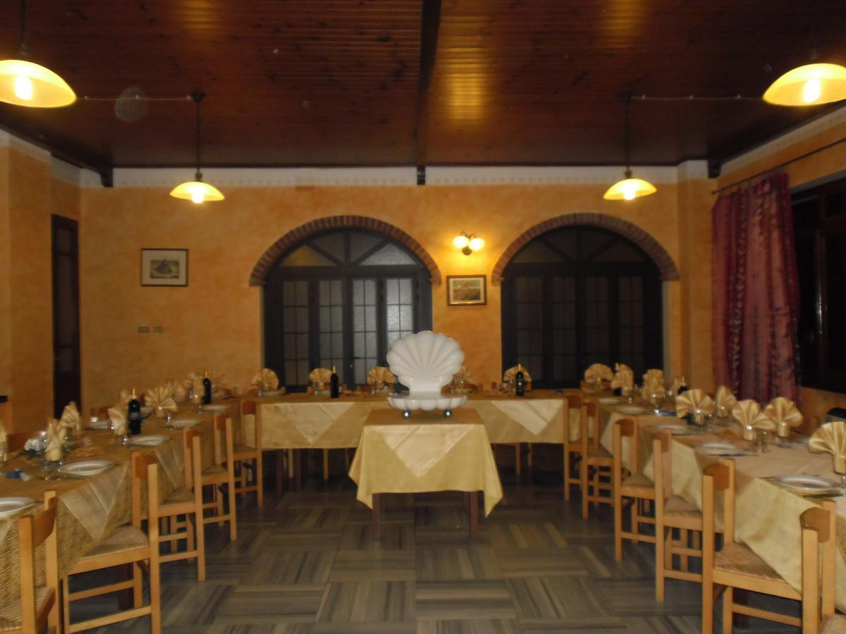 L'Ostu Del Povr-Om Hotel Pinasca Ngoại thất bức ảnh